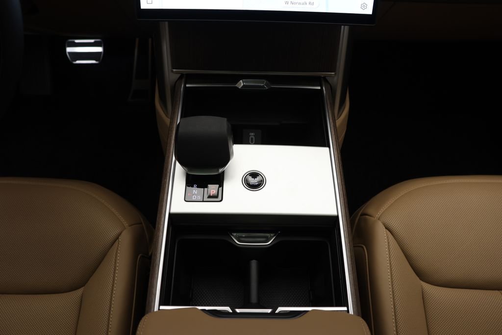 New 2026 Belgravia Green Land Rover SE image 21