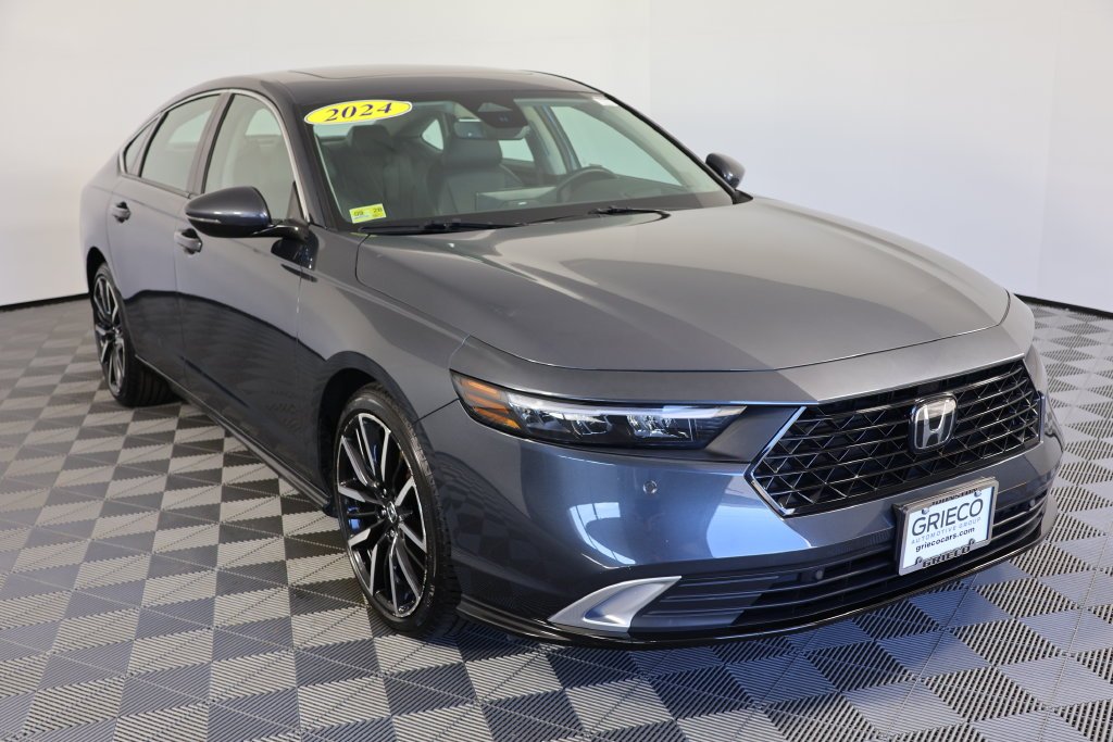 Used 2024  Honda Touring image 1