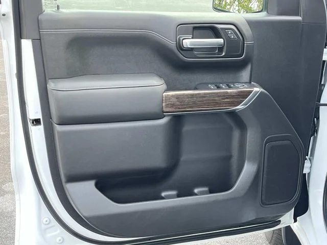 Used 2021 White GMC Elevation image 23