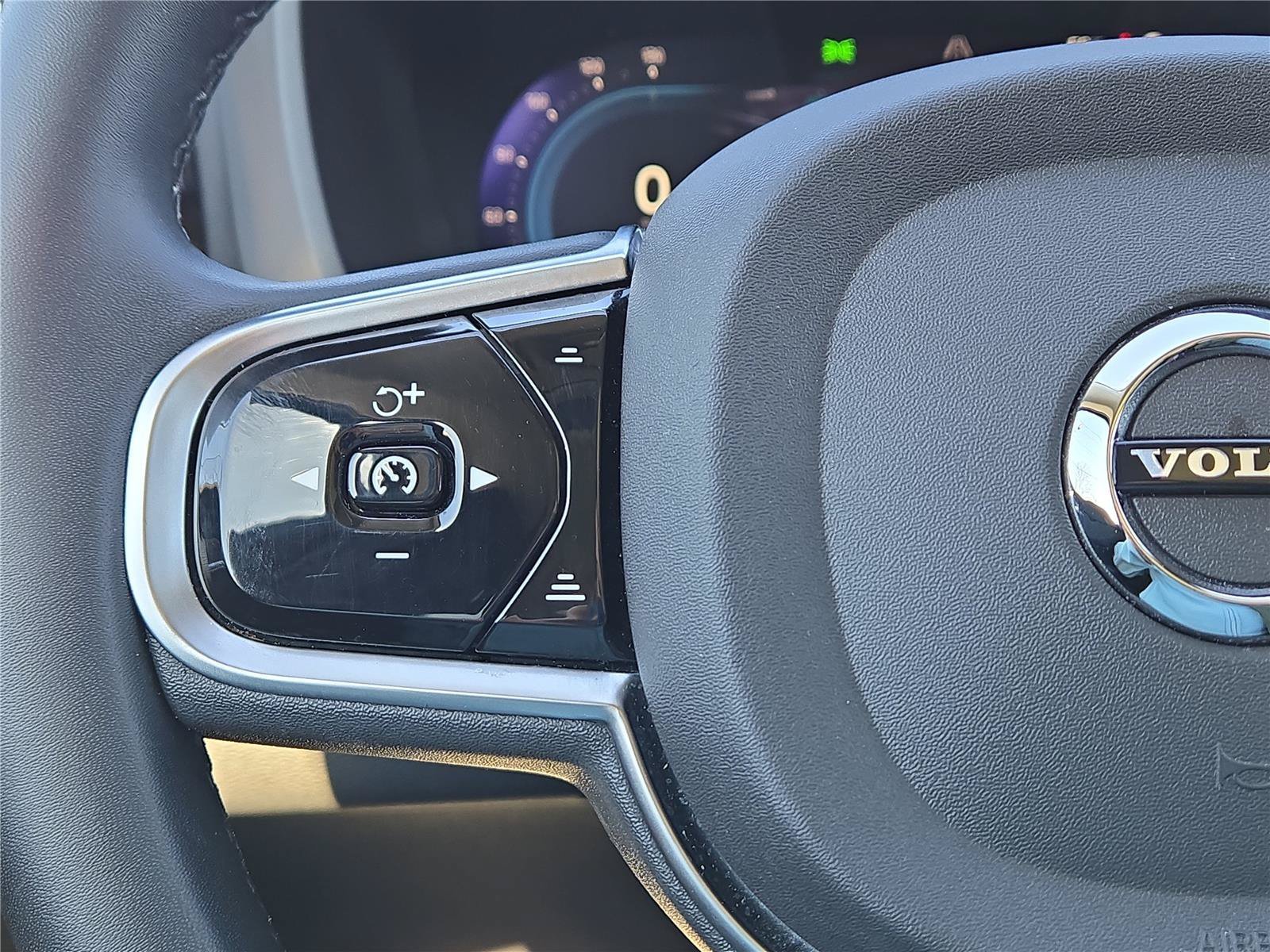 Used 2023 Gray Volvo Plus Dark Theme image 20