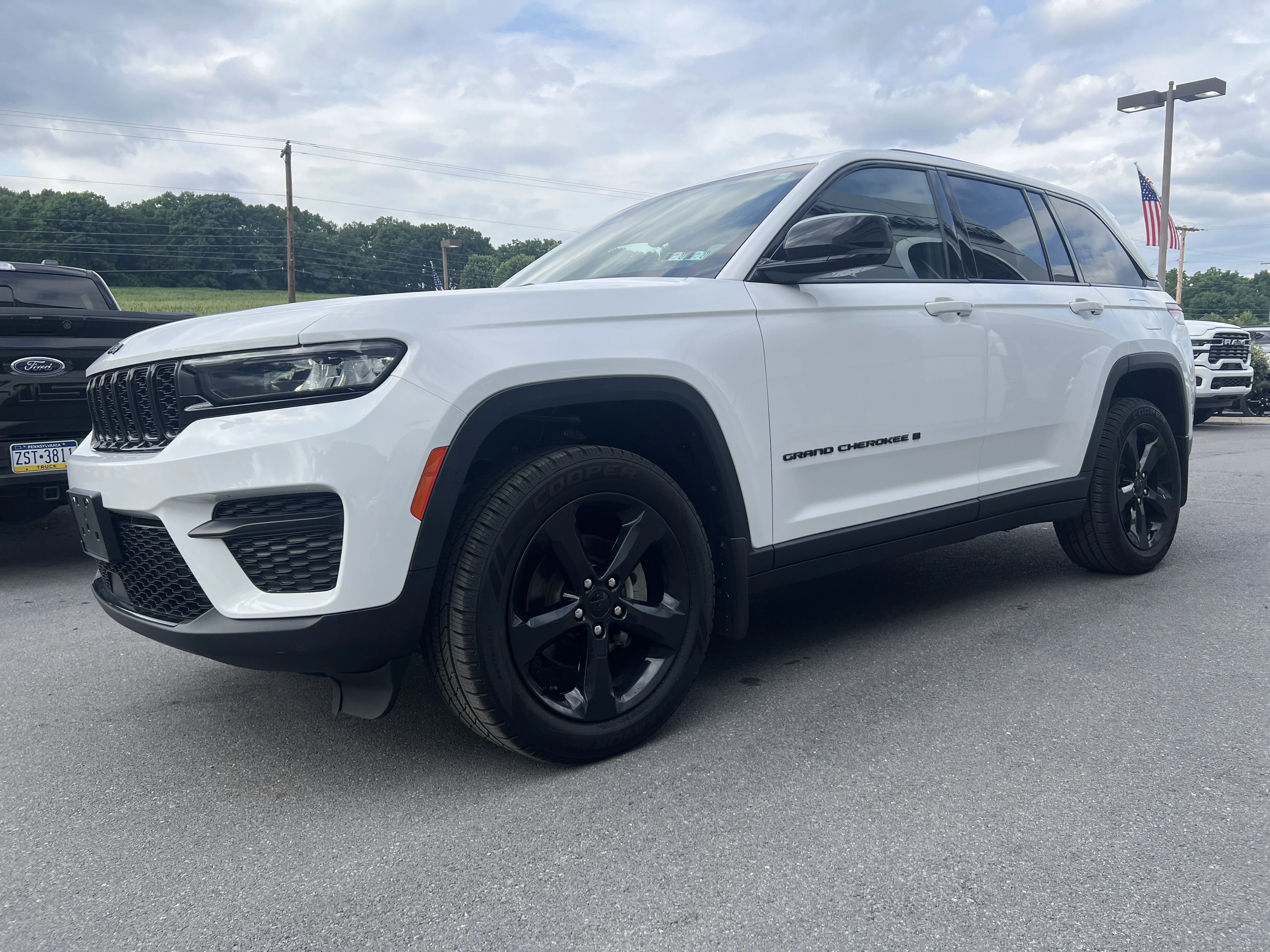 Used 2023 Bright White Clearcoat Jeep Altitude image 8