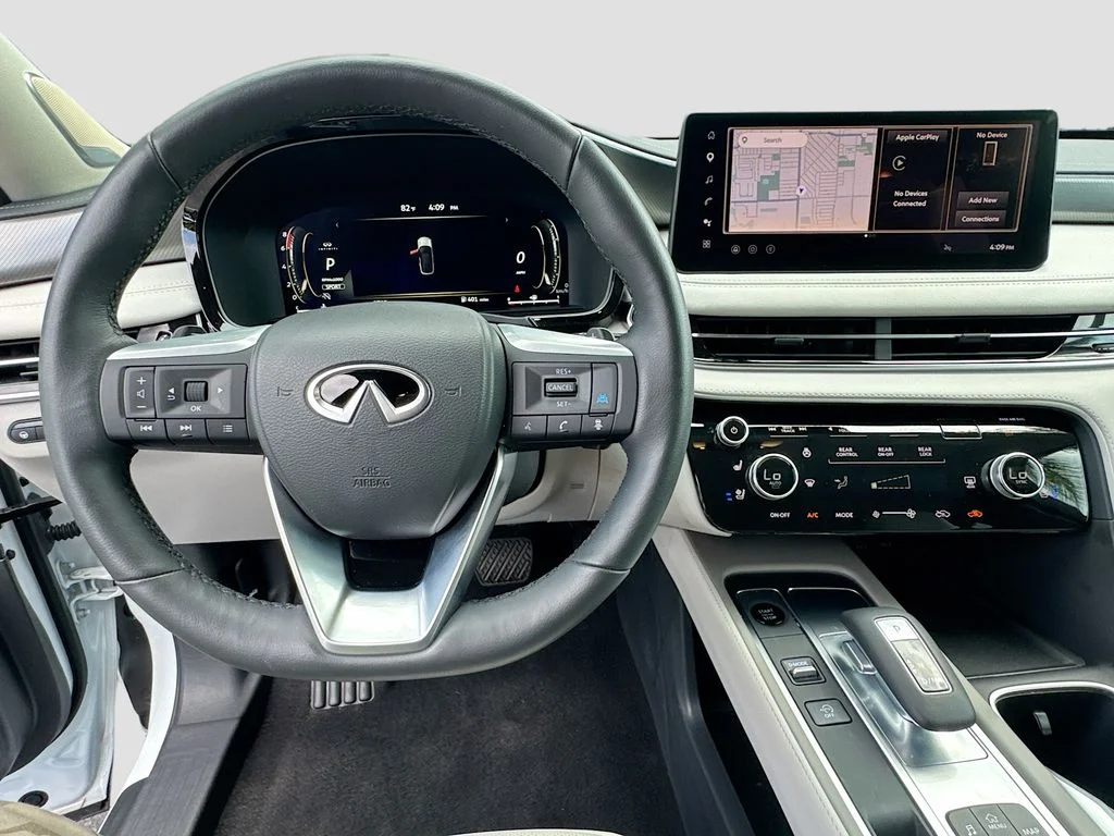 Certified Used 2026 White INFINITI LUXE image 12
