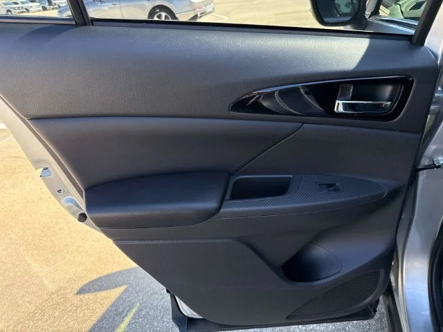 Used 2025 Silver Mitsubishi SE image 27