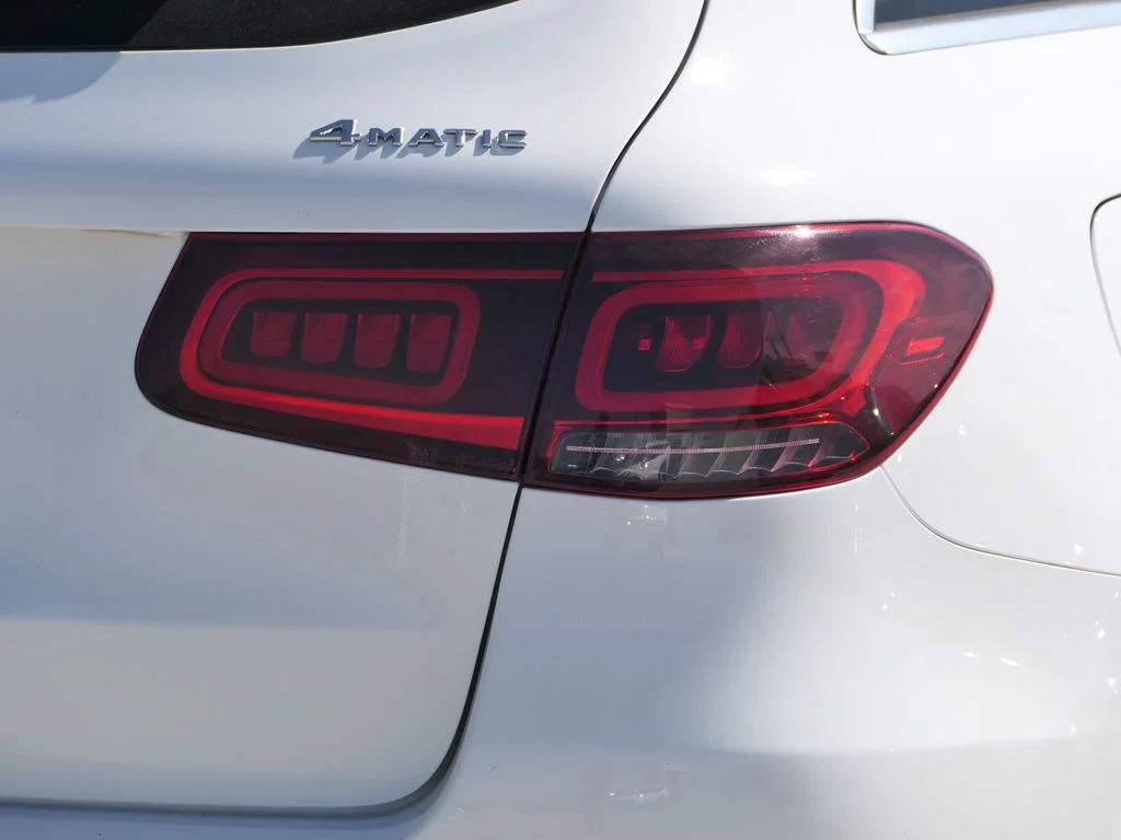 Used 2022 Polar White Mercedes-Benz GLC 300 4MATIC® image 4