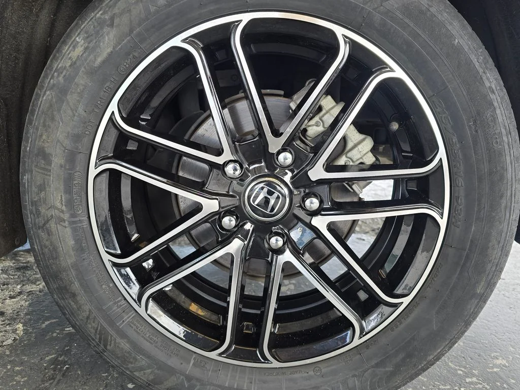 Used 2025 Red Honda LX image 37