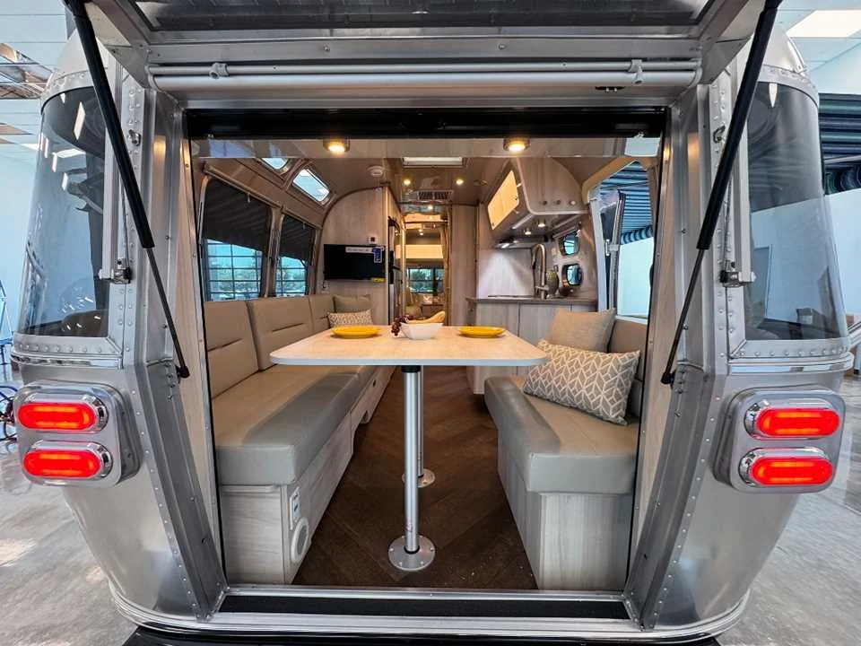 New 2027 SILVER AIRSTREAM  image 25