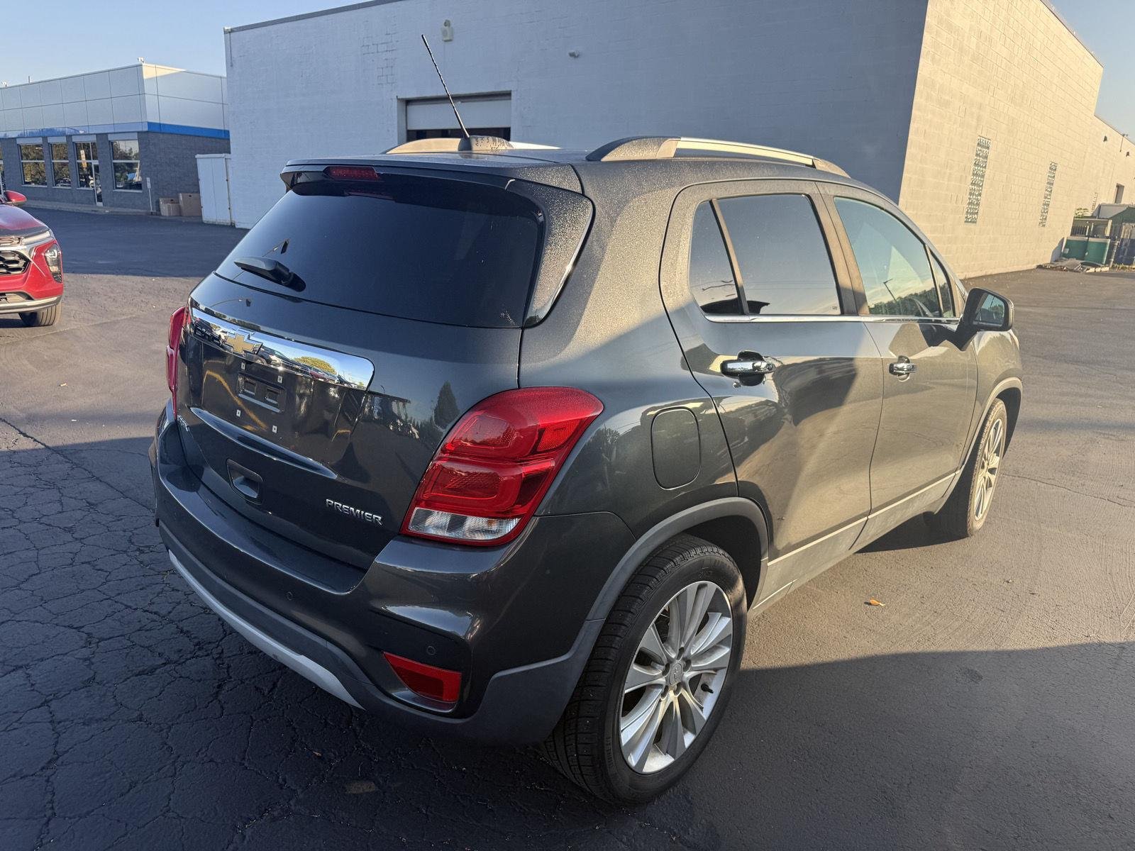 Used 2019 Nightfall Gray Metallic Chevrolet Premier image 7
