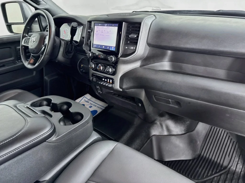 Used 2025 Granite Crystal Metallic Clearcoat Ram Tradesman image 35