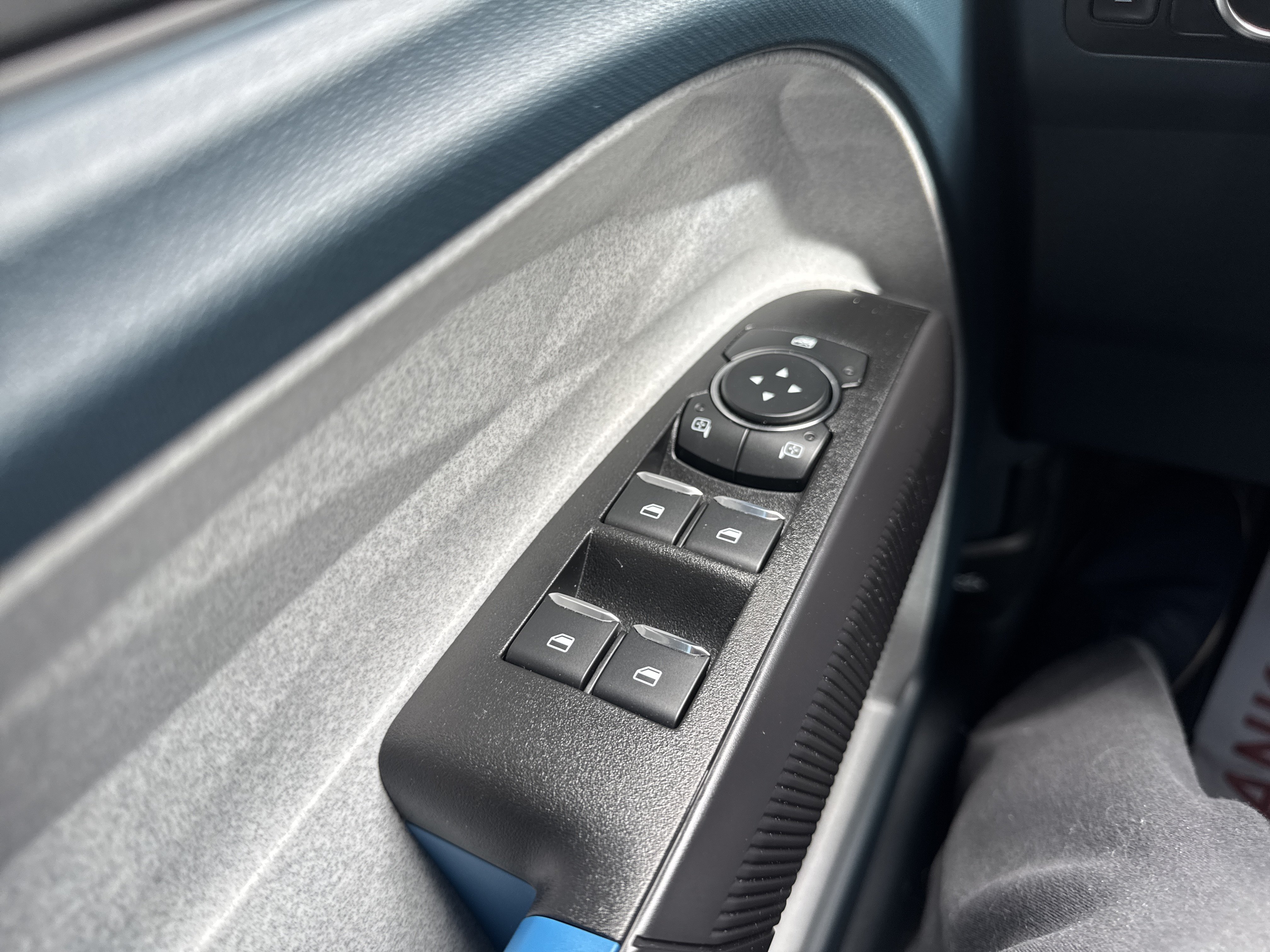 New 2026 Azure Gray Metallic Tri-Coat Ford XLT image 32