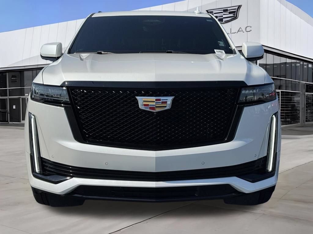 Used 2021 CRYSTAL WHITE TRICOAT Cadillac Sport Platinum image 3