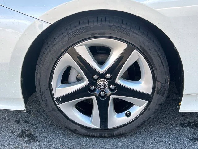 Used 2016 White Toyota Three Touring image 18