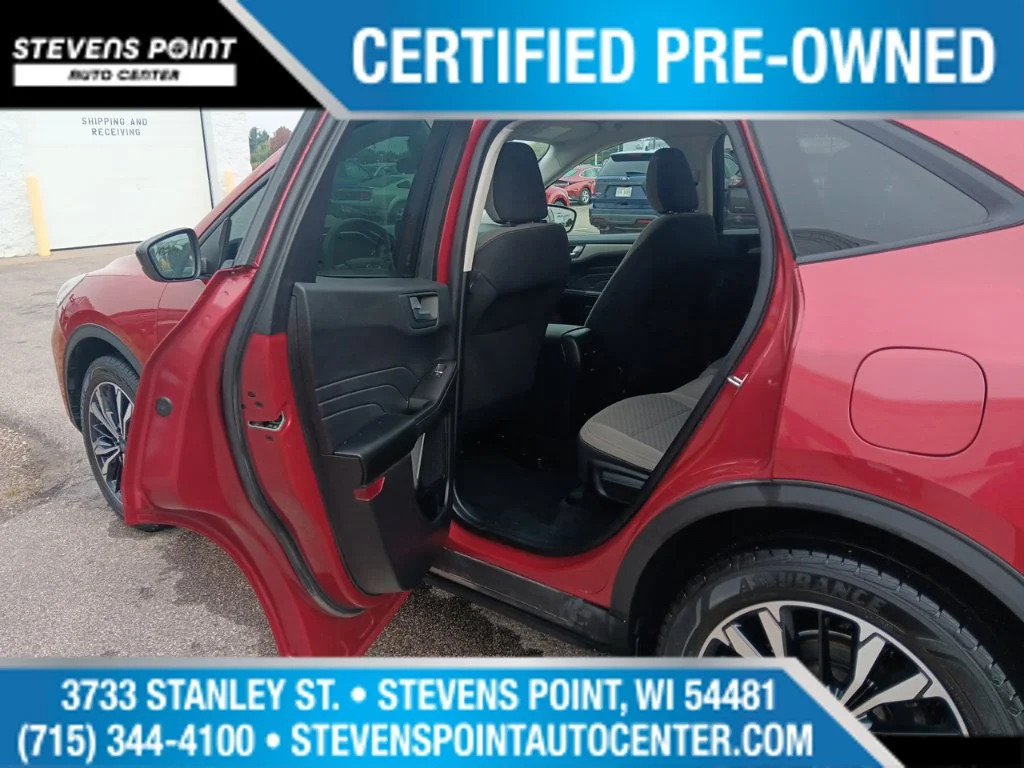 Used 2021 Rapid Red Metallic Tinted Clearcoat Ford SE image 34