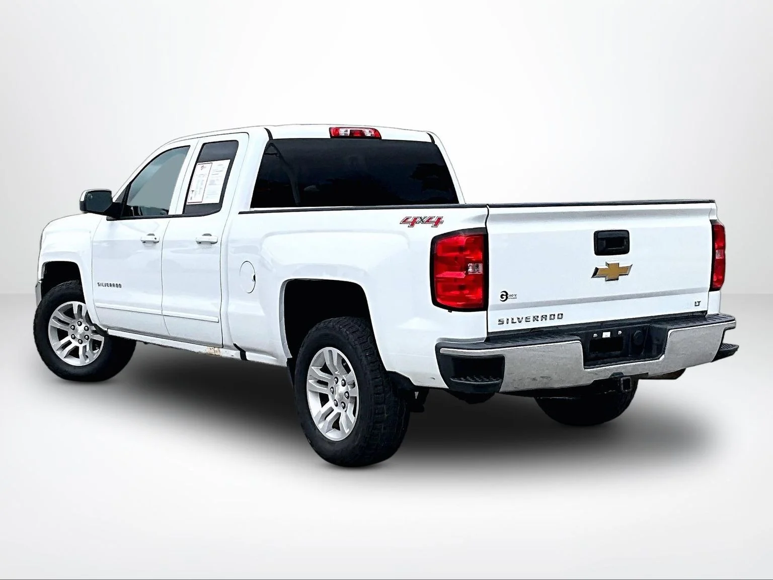 Used 2016 White Chevrolet LT image 14