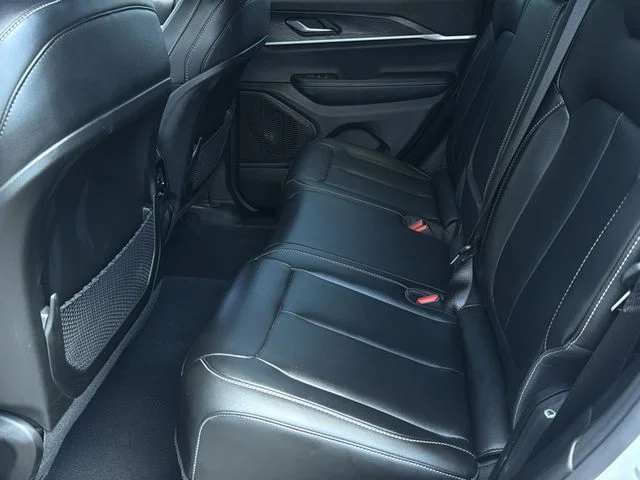 Used 2025 White Jeep Limited image 19