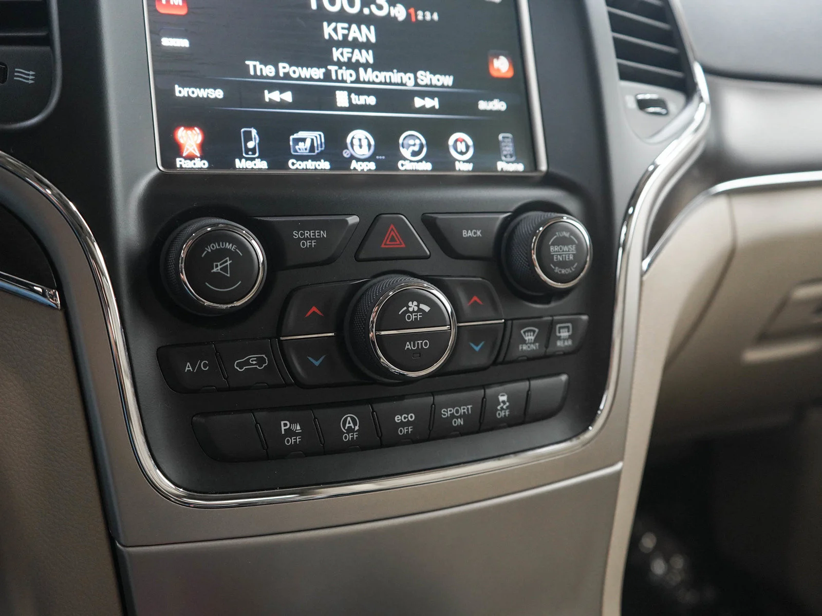 Used 2017 Velvet Red Pearlcoat Jeep Limited image 22