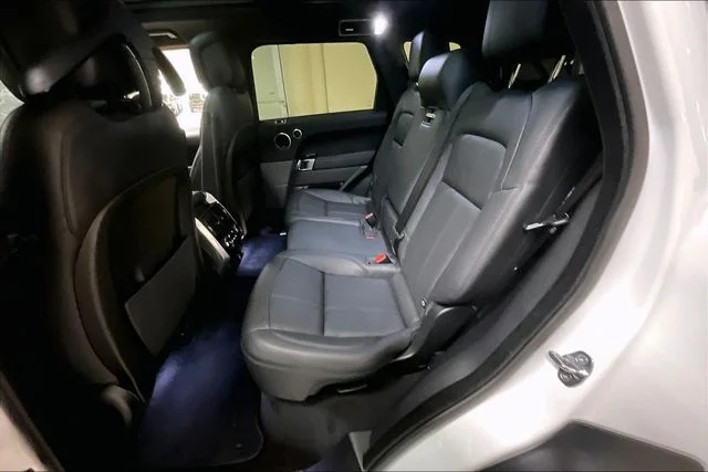 Used 2020 White Land Rover HSE image 14