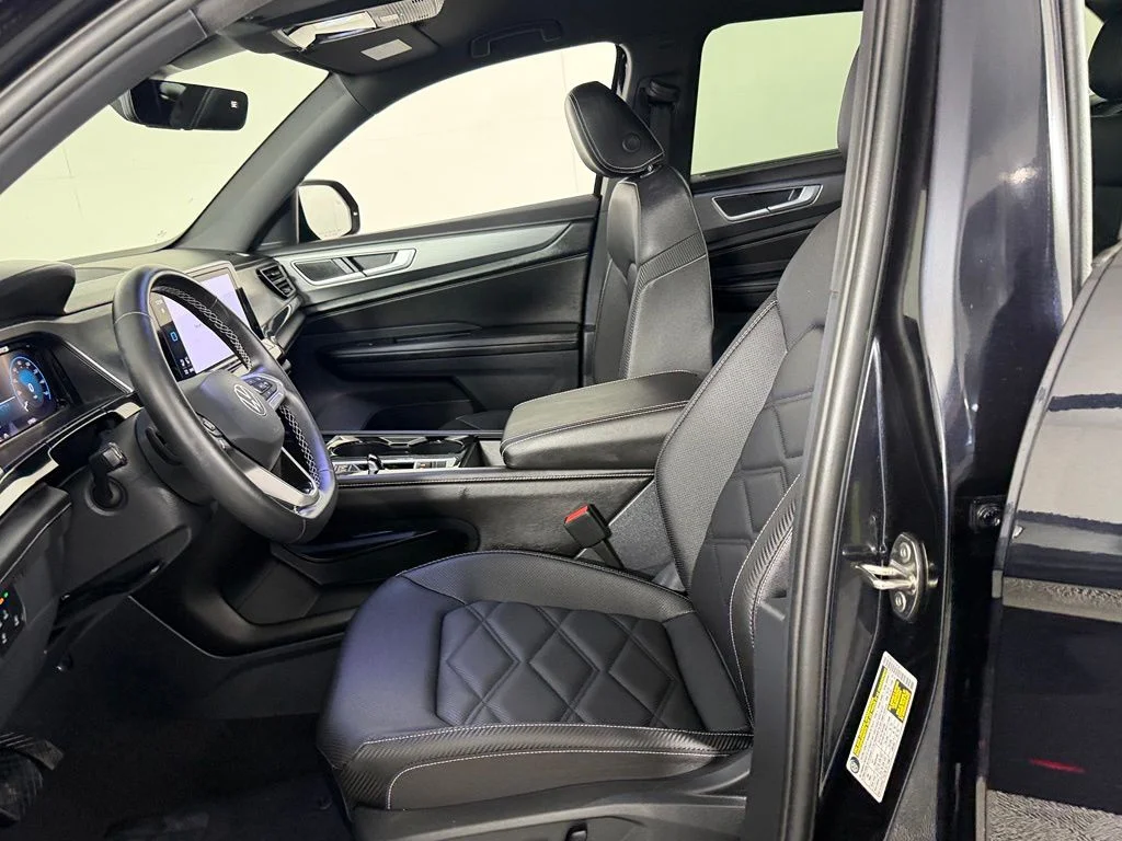 Used 2026 Black Volkswagen SE w/Technology image 17