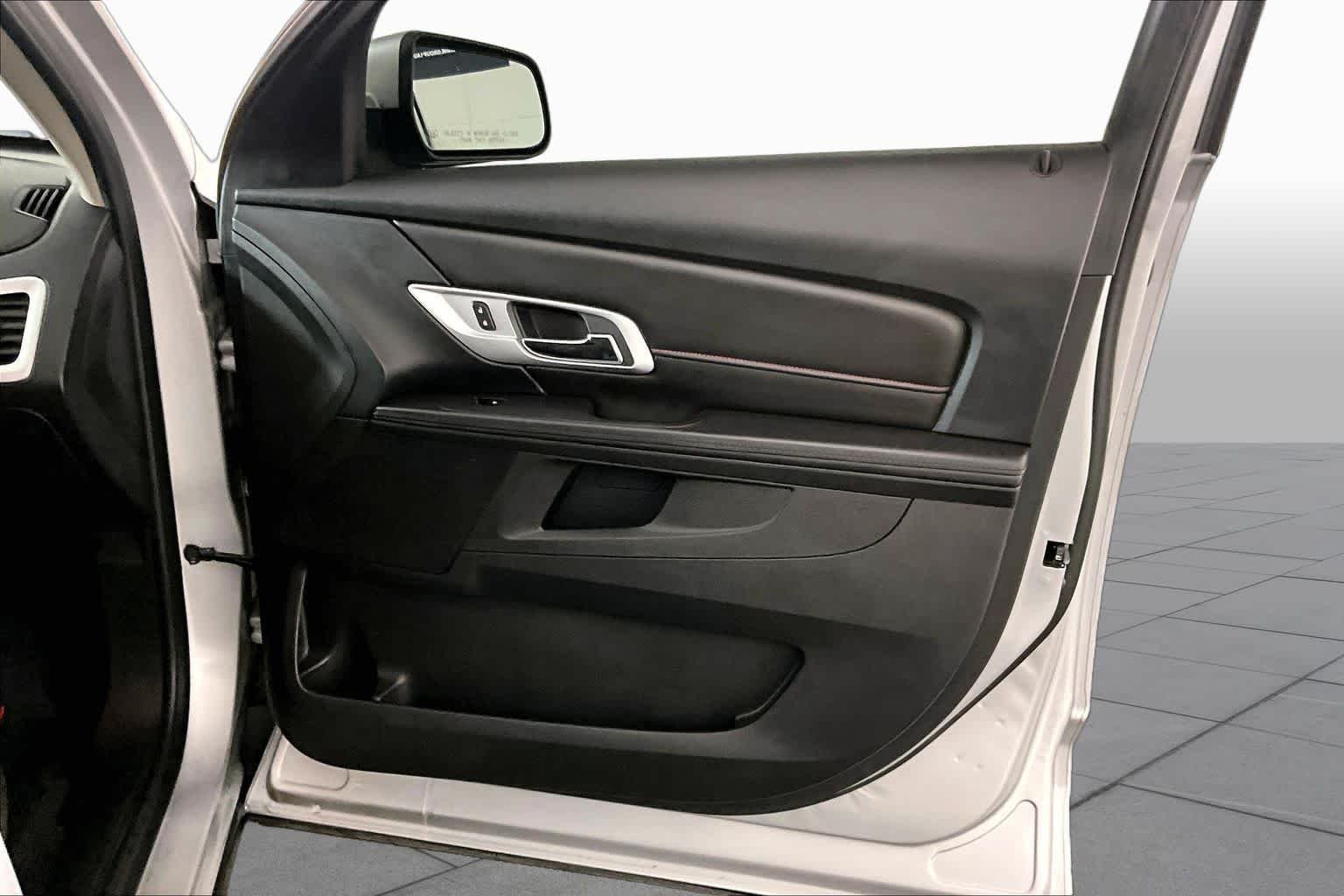 Used 2016 Quicksilver Metallic GMC SLE image 21