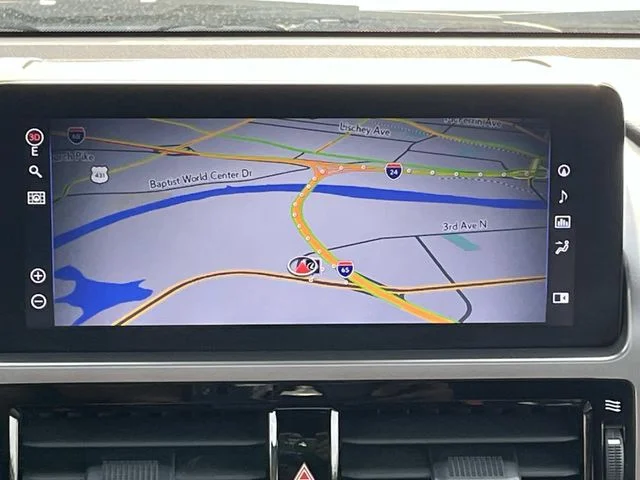 Used 2022 White Lexus 460 image 16