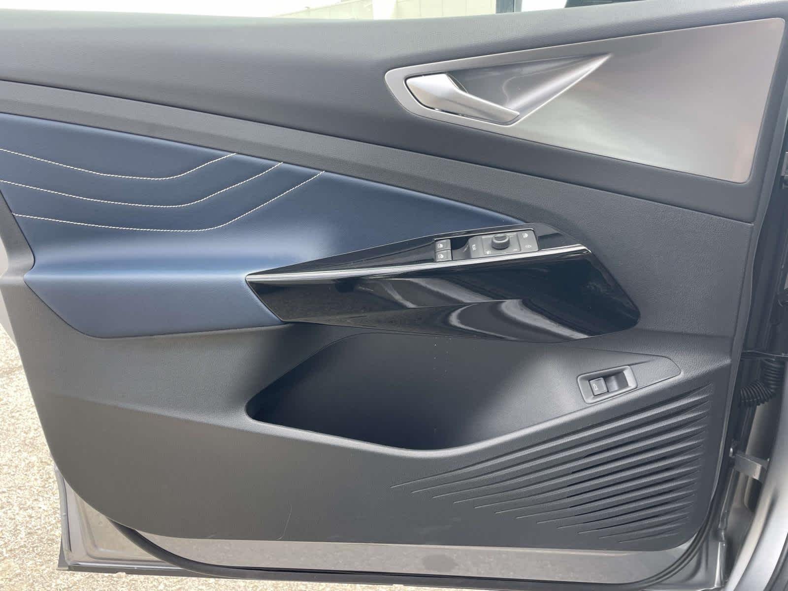 New 2025 Silver Mist Metallic Volkswagen Pro S image 30