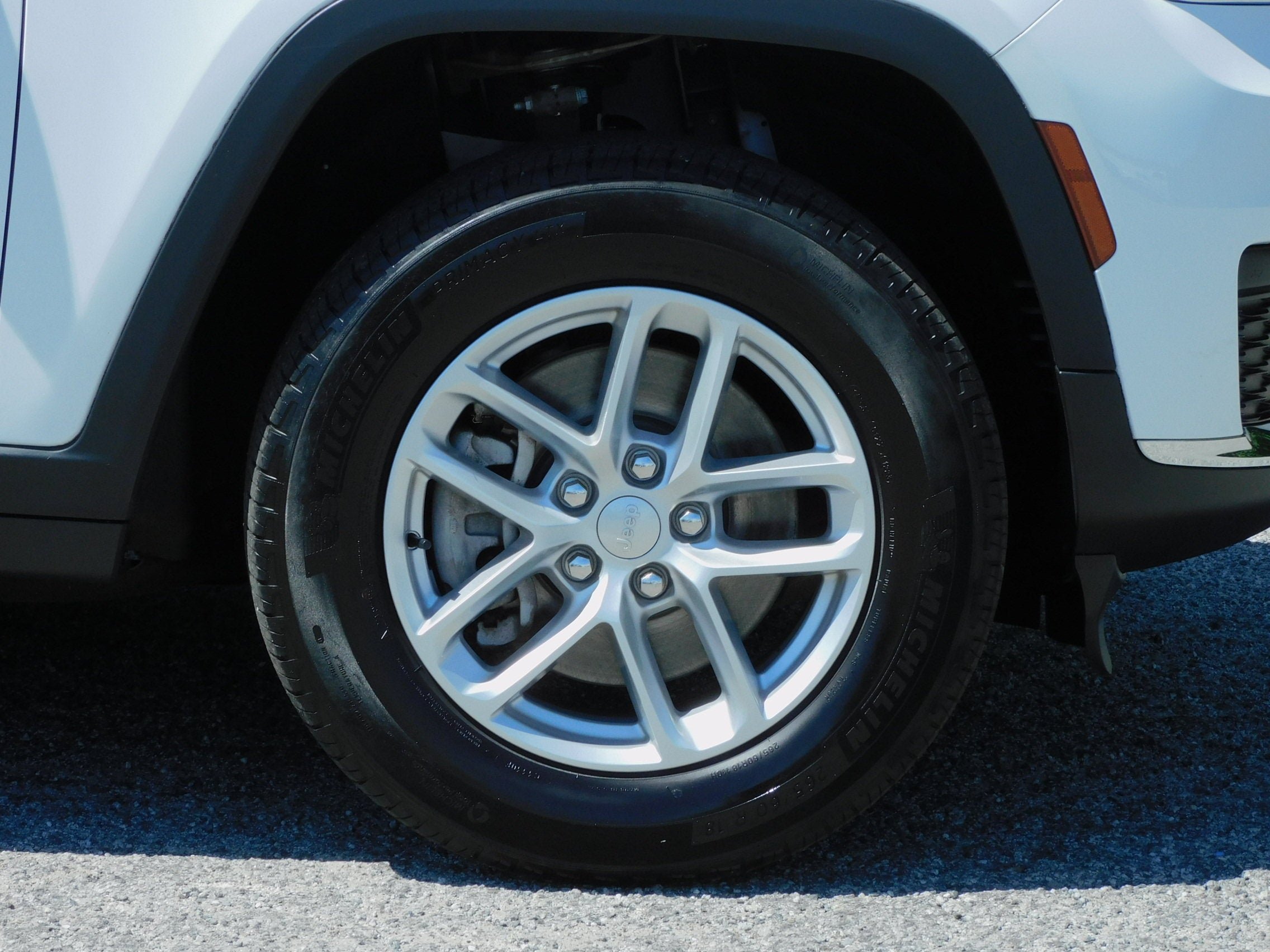 Used 2023 Bright White Clearcoat Jeep Laredo image 38