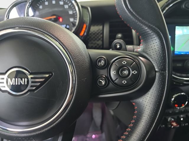 Used 2019 Blue MINI Signature image 21