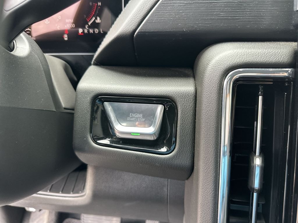 2025 GMC Yukon XL Denali - Photo 17