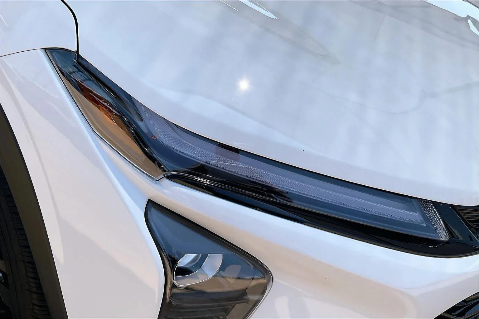 Used 2025 Summit White Chevrolet ACTIV image 26