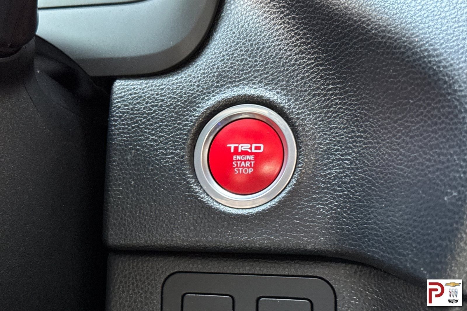 Used 2022 White Toyota SR5 image 25