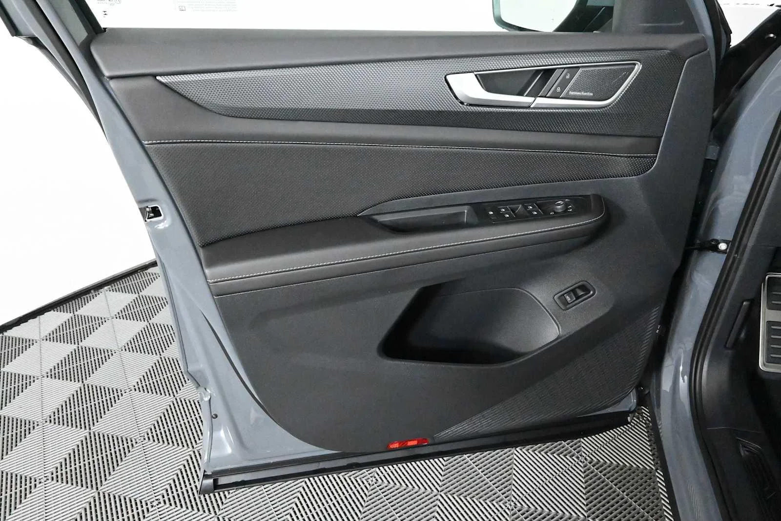 New 2026 Pure Gray Volkswagen 2.0T SEL Premium R-Line image 20