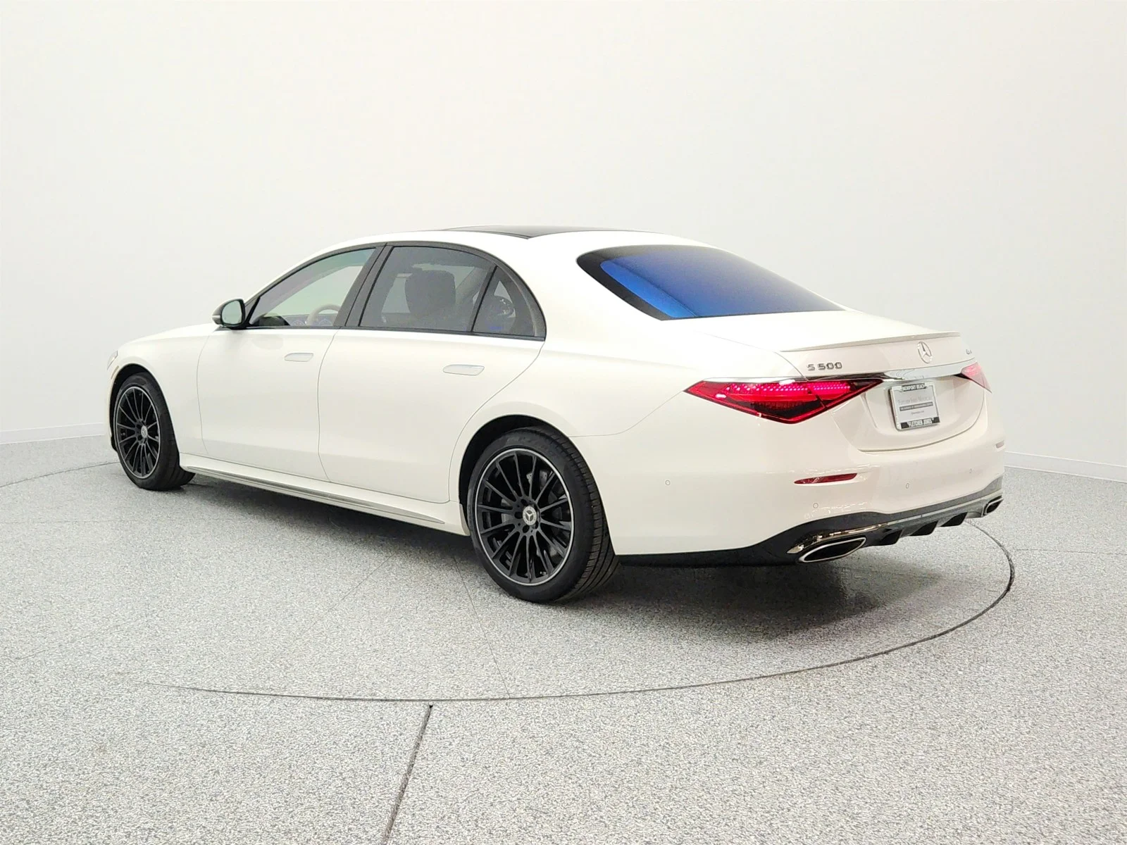 Used 2023 MANUFAKTUR Diamond White Mercedes-Benz S 500 4MATIC® Sedan image 7