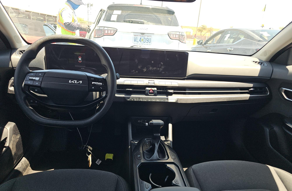 Used 2025 Blue Kia LXS image 6