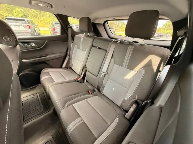 Used 2024 Summit White Chevrolet LT image 18