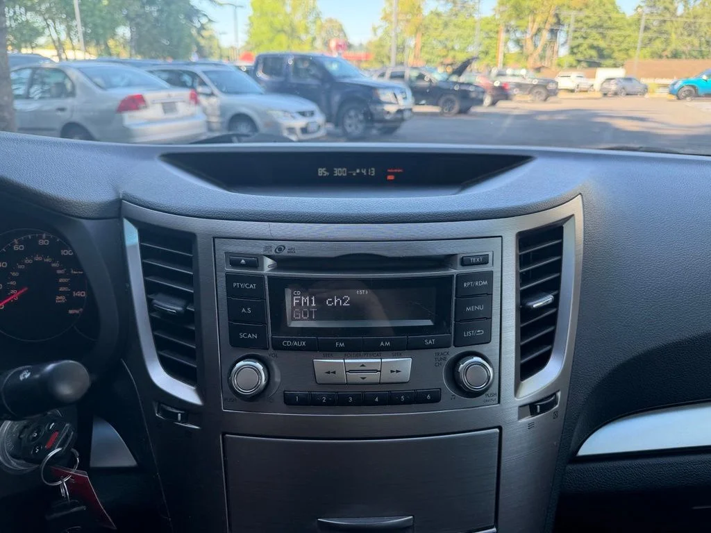 Used 2013 Ice Silver Metallic Subaru 2.5i image 22