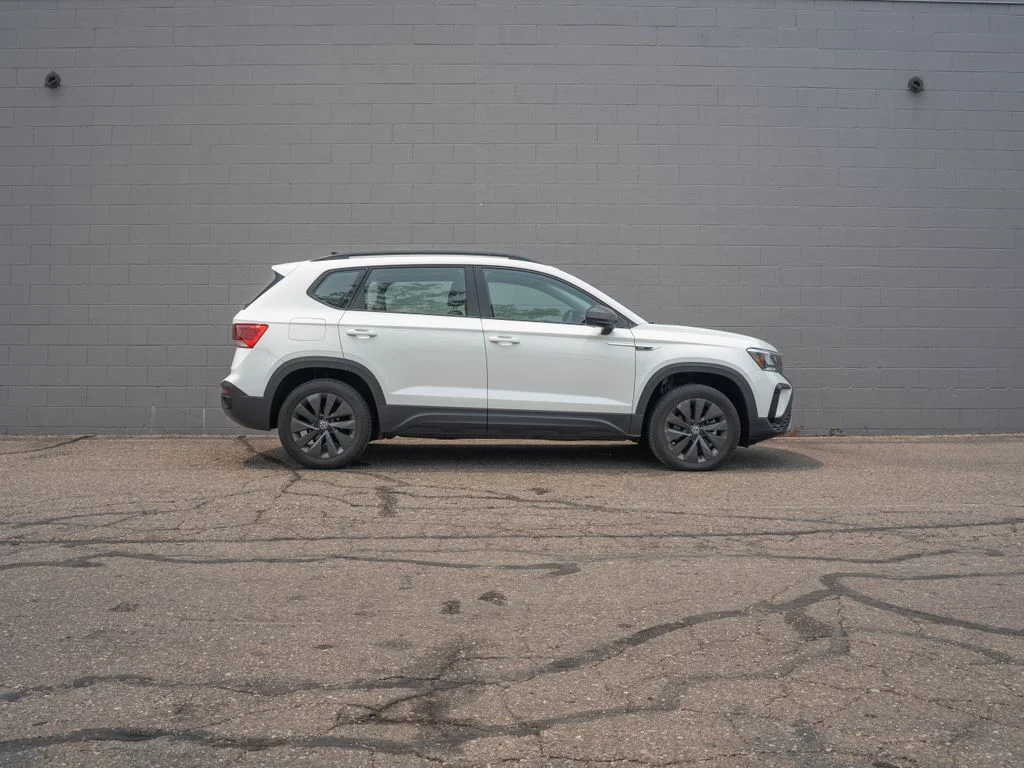 Used 2023 Pure White Volkswagen 1.5T S image 8