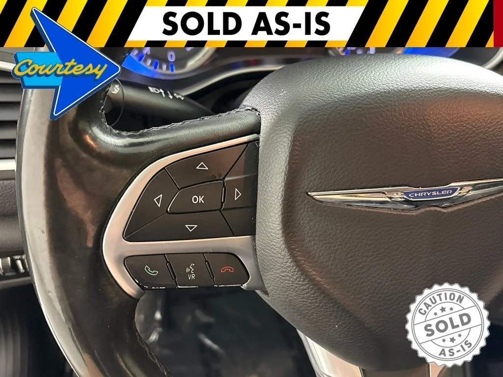 Used 2015 Black Chrysler Limited image 28