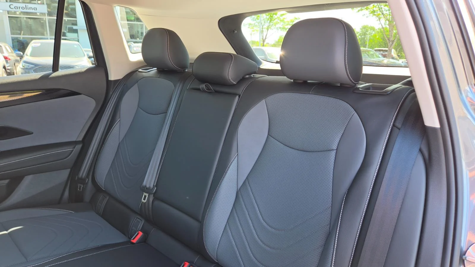 New 2026 Platinum Gray Metallic Volkswagen SE image 40