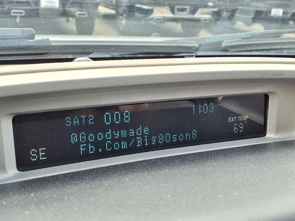Used 2011 Silver Ford XLT image 19