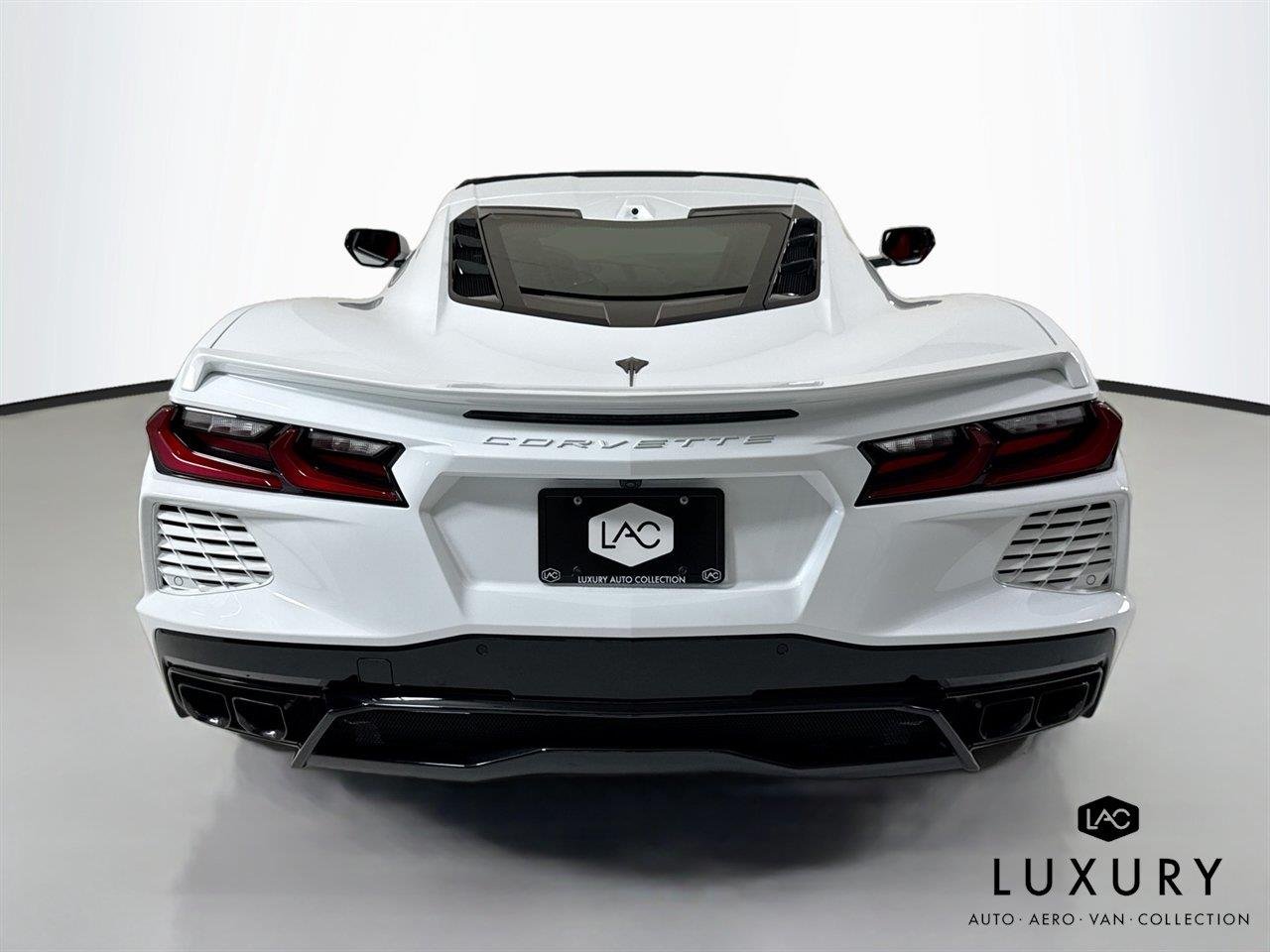 Used 2026 Arctic White Chevrolet 1LT | Performance Exhaust | Paint Matched Accents image 7