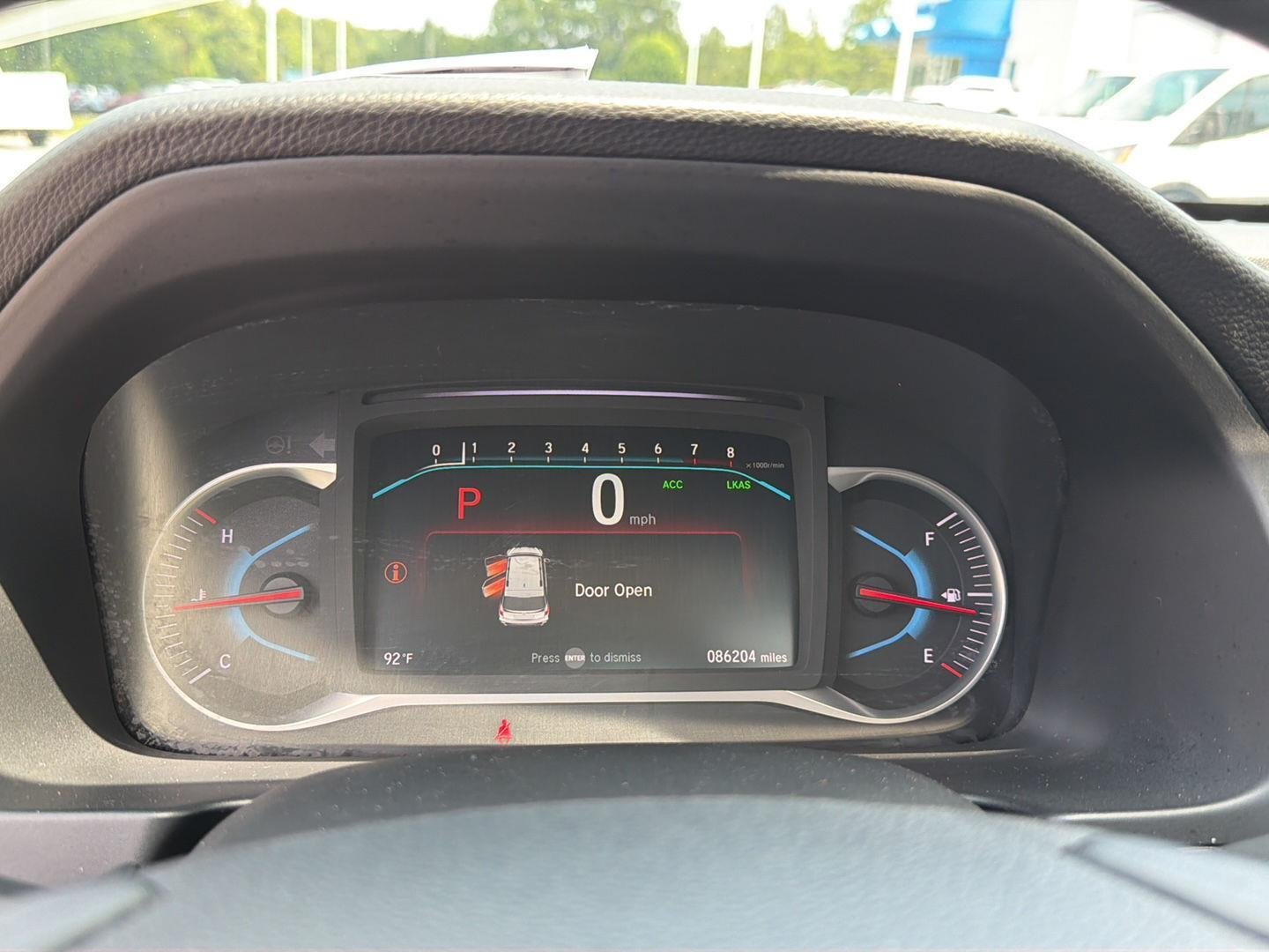 Used 2019 White Diamond Pearl Honda Touring w/Rear Captain