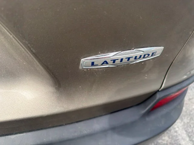 Used 2019 Beige Jeep Latitude image 7