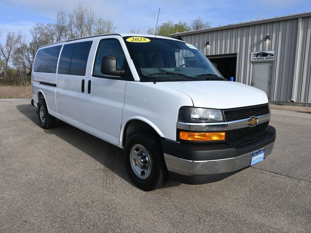 Used 2025 White Chevrolet LT image 2