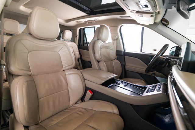 Used 2022 Blue Lincoln Grand Touring image 15
