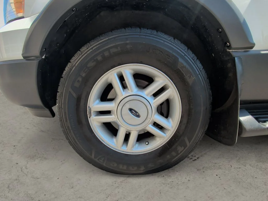 Used 2005 White Ford XLT image 14