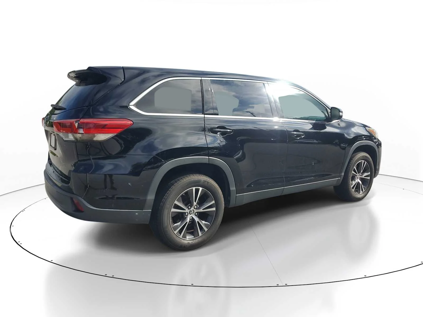 Used 2019 Midnight Black Metallic Toyota LE image 6