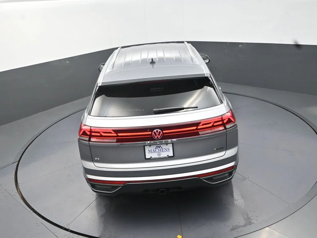 New 2026 Silver Volkswagen 2.0T SE w/Technology image 19