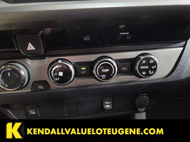 Used 2017  Toyota SR5 image 19