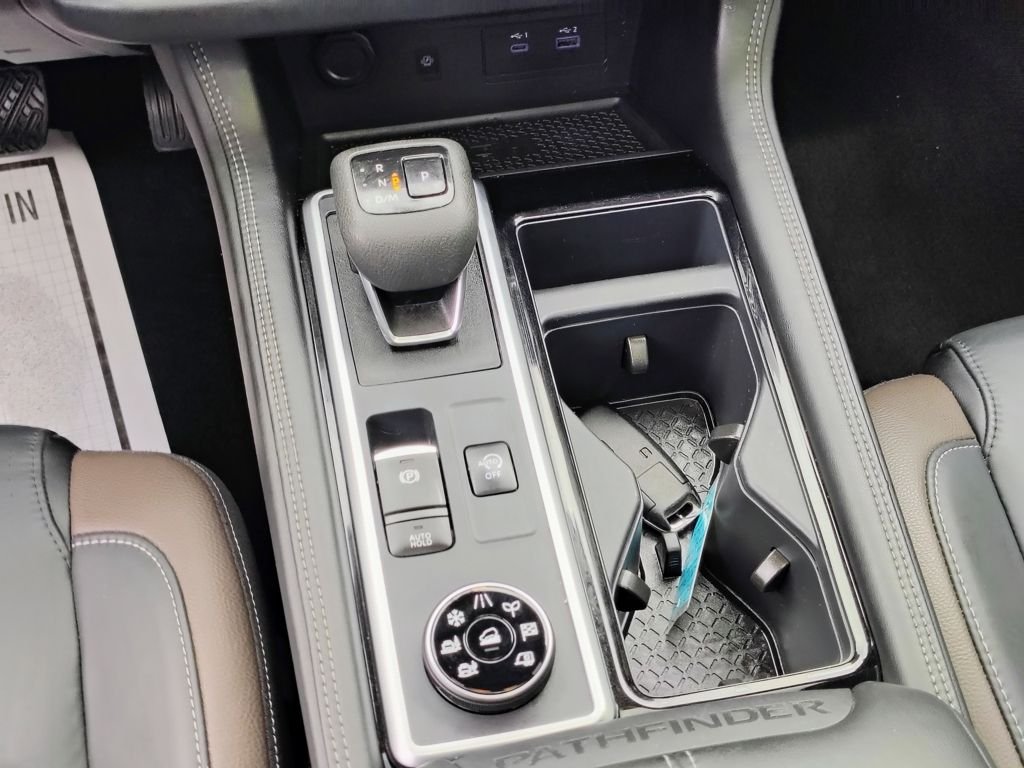 2024 Nissan Pathfinder Platinum - Photo 44