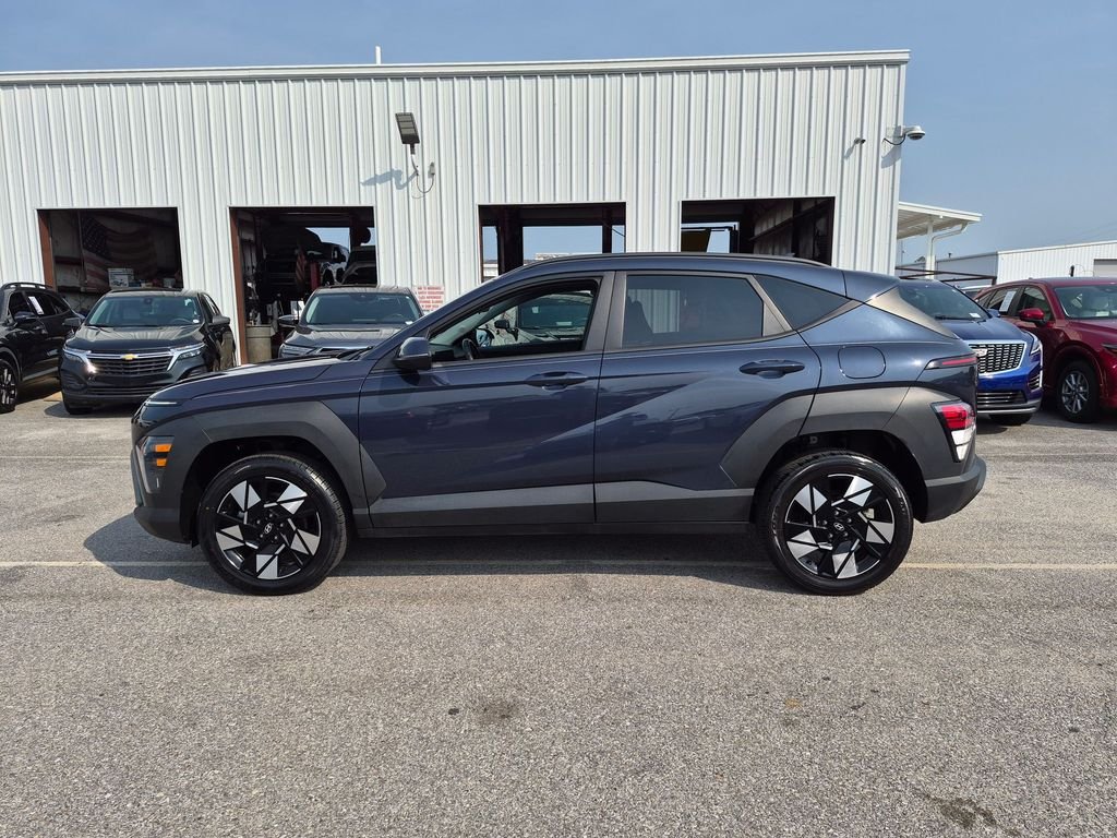 Used 2024 Blue Hyundai SEL image 2