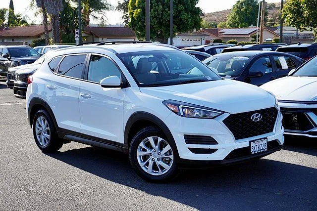 Used 2019 White Hyundai Value image 2